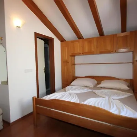 Feriehus Lovely Mali Raj Vrsar