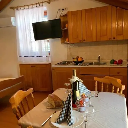 Feriehus Lovely Mali Raj Vrsar