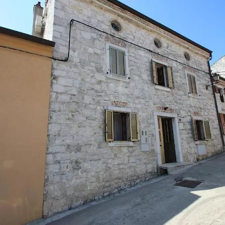 Lovely Mali Raj 펜션 브르사르